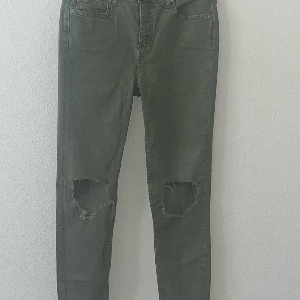 Free People High Rise Busted Knee Skinny Jeans Sage Size W28 - Picture 8 of 10